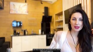 A hot MILF got a shaking orgasm and cum in her pussy