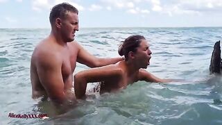 A hot chick is having sensual sex right in the ocean, it’s really amazing!