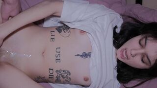 The girl is covered with sperm after intense sex session ♡