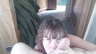 The pretty girl Lavender Joy deeply sucks the guy’s cock and swallows the cum