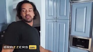 Phoenix Marie cheats on her hubby with his old friend
