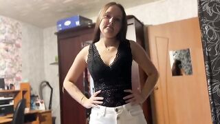 Tattooed beauty cheats on her husband with a delivery man