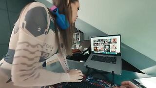 A streamer is one fuck away from being banned by a hater