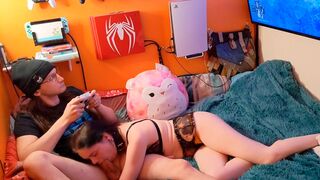 A guy relaxes while playing Elden Ring with a blowjob, embodying gamer girl energy