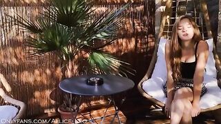 A room is rented for fun and passion, just like in the best reality vlogs!