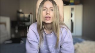 The girl showed her body to her boyfriend and he finished with a cumshot