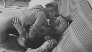 Meg Vicious comparte habitación con su compañera Blaze Rager para una fiesta lúgubre