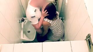 A hot girl met a guy on Tinder and fucked in the restaurant toilet