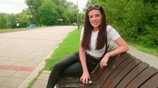 Dangerous blowjob in the park with a hot brunette babe