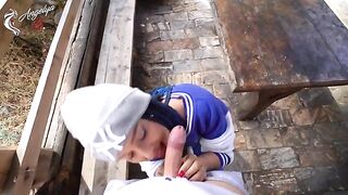 A blowjob after a photo shoot in nature with two young tourists