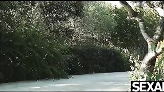 A gorgeous girl has sex with her boyfriend and squirts his cum
