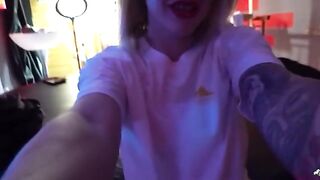 Kelly got wet while watching actors and masturbating