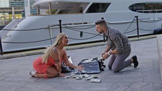 A girl agreed to have sex for a million dollars with a stranger