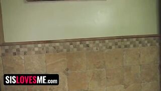 Natalie Porkman rubs her juicy ass on the couch, getting wild