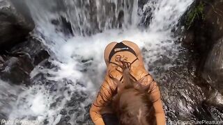 The hottest amateur girl from PornHub is fucking by the waterfall
