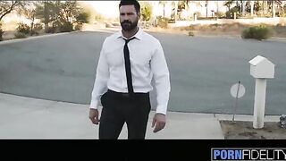 Perfect housewife Anna Bell Peaks gets fucked hard by the pool in HD