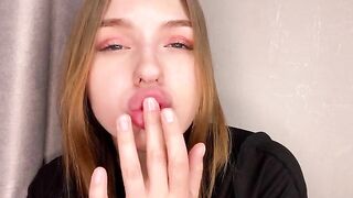 A juicy girl with a great ass enjoys herself at home alone, indulging in some steamy solo play