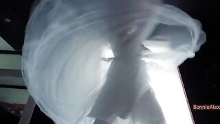The bride found a dress and had sex with her groom on their wedding day