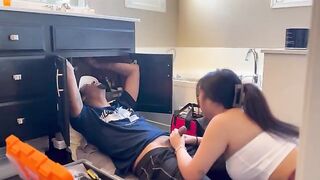 Asian beauty pays for the repair with her mouth by offering a blowjob