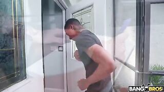 Knocking on the wrong door, but getting the right pussy