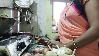 Indian guy fucked two girls in a threesome sex video