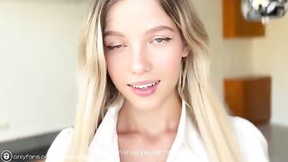 I rewarded my hot student-neighbor with a cumshot after seeing her naked