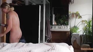 The man caught his wife masturbating and helped her with enthusiasm