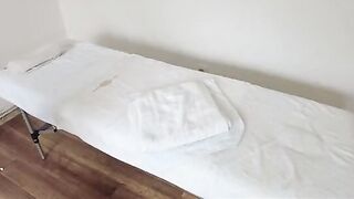 Masseur convinced the girl to have sex while her husband waited