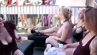 Extreme sex on the street, a daring intimate moment