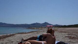 Blowjob in public beach – VVigglyPuff