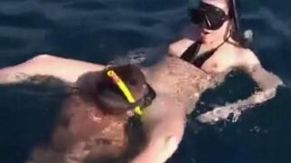 Aqualangists have passionate sex right in the water