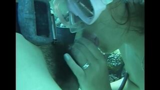 A man has sex with a hairy girl in the swimming pool