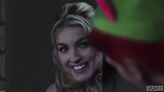 Blonde Keira Nicole fucks a big dick of Peter Pen - 4K fullHD