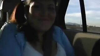 The fat woman does not mind giving all the sights to her vagina