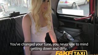 Blonde pays for the trip in a very special way, you'll see