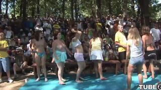 A young couple have fun and fuck in the forest outdoors