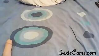 Toying and webcam show for horny solo sessions
