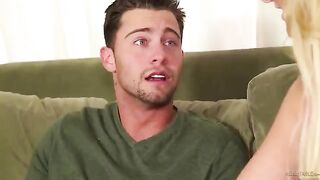Massage session for the sexy blonde with a nice butt ends with a cumshot