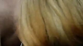 Winter blowjob on the street - girl knows how to make money