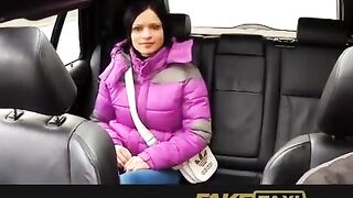 A hot girl slept with her taxi driver because she couldn’t resist the guy
