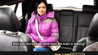 A hot girl slept with her taxi driver because she couldn’t resist the guy