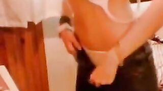 Friends did not expect that a girl would behave in such an unexpected way