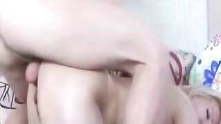 A mature woman with a big ass fucks at home in nylons
