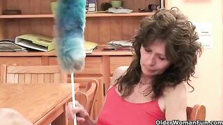 A mature woman plays with her pussy in her free time