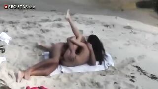 A real hidden shooting on the beach with a girl naked