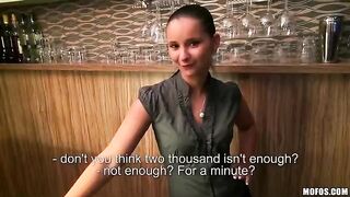 A girl is fucking with her new boyfriend in the hotel room