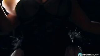 Burlesque xxx with big breasted Liza Biggs