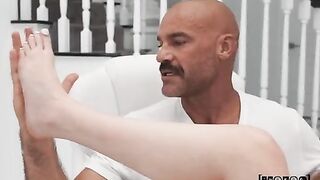 An informal chat turns into a rough interracial sex