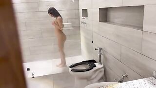 The couple has no shame, they have sex in the shower