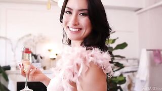 I don't think you can fuck me! A stunning beauty in high heels showcases her gorgeous ass
